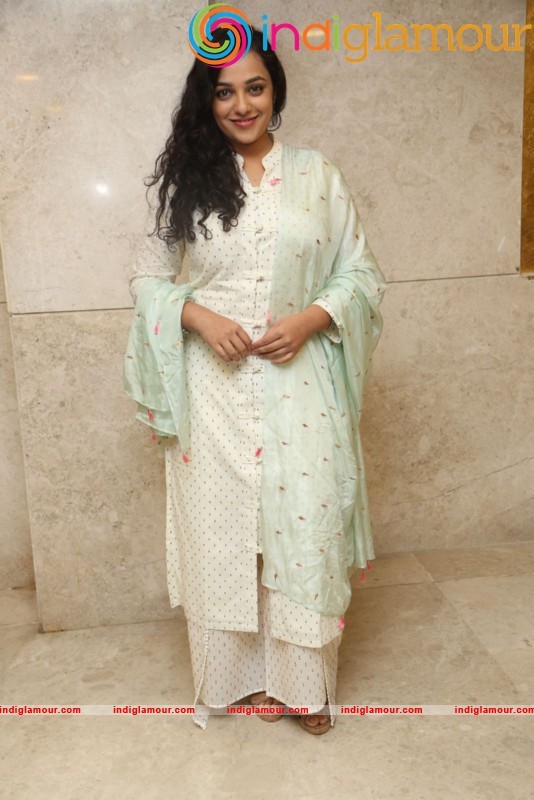Nithya Menen New Photos Actress hd photo