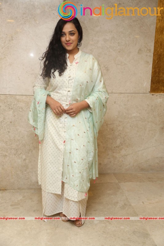 Nithya Menen New Photos Actress hd photo