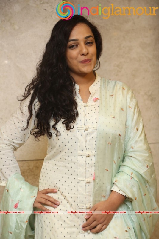 Nithya Menen New Photos Actress hd photo