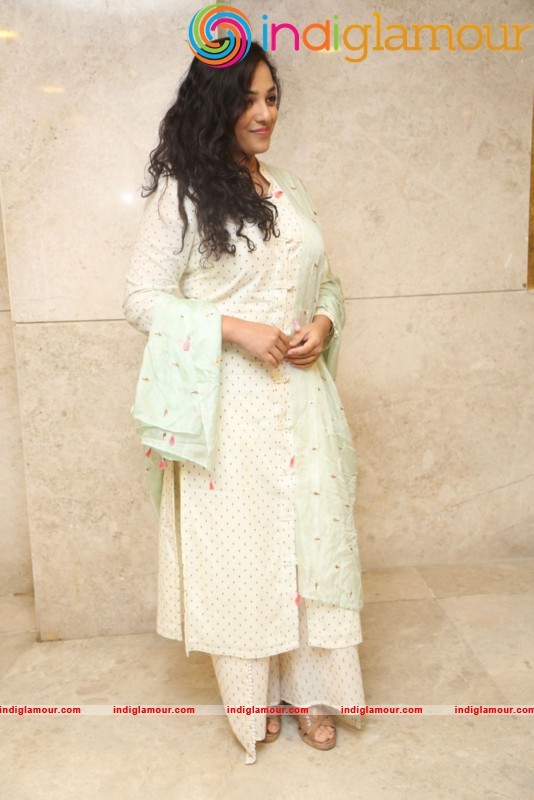 Nithya Menen New Photos Actress hd photo