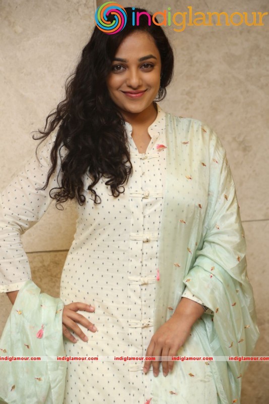 Nithya Menen New Photos Actress hd photo