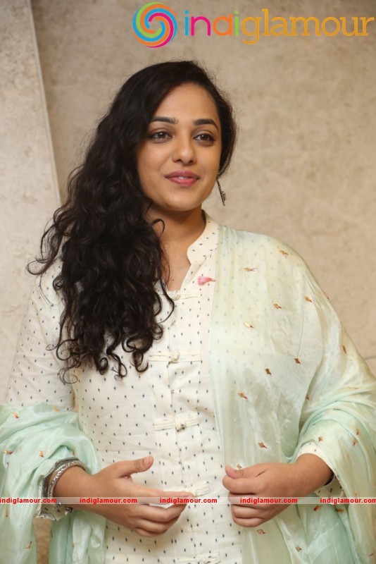 Nithya Menen New Photos Actress hd photo