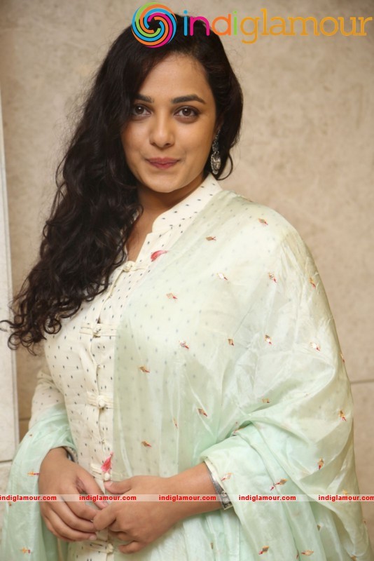 Nithya Menen New Photos Actress hd photo
