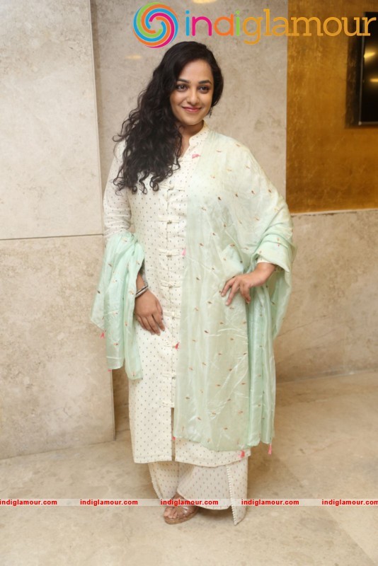 Nithya Menen New Photos Actress hd photo