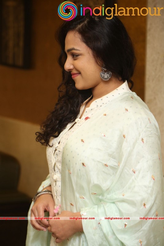 Nithya Menen New Photos Actress hd photo