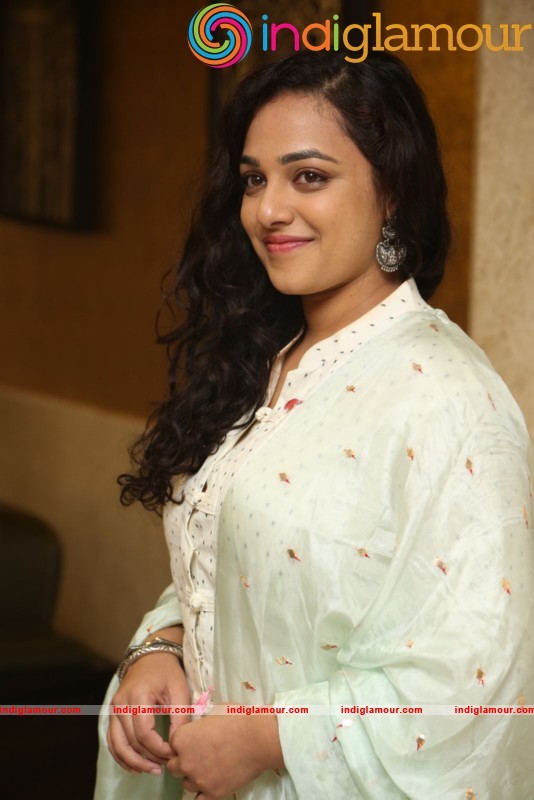 Nithya Menen New Photos Actress hd photo