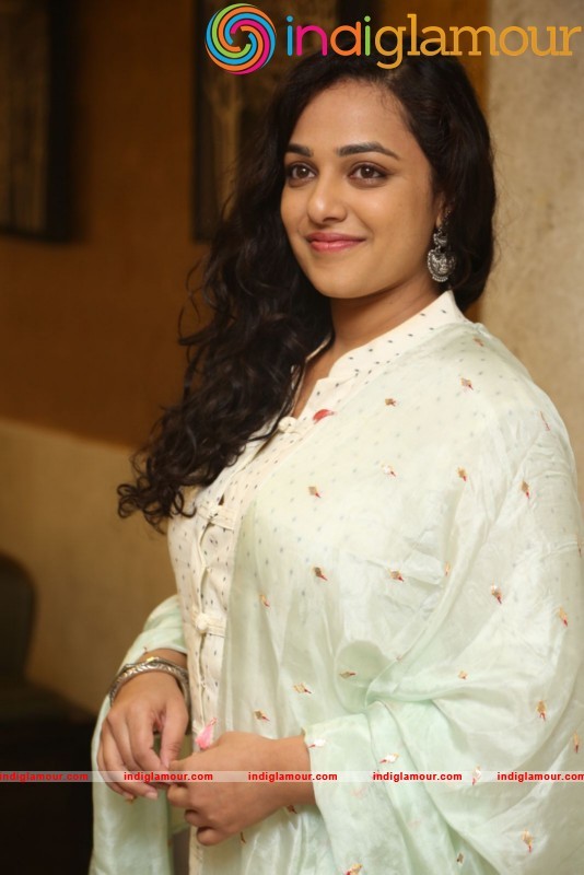 Nithya Menen New Photos Actress hd photo
