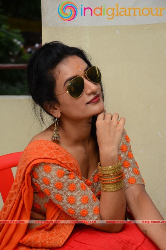 Janani Spicy Photos Gallery Actress hd photo