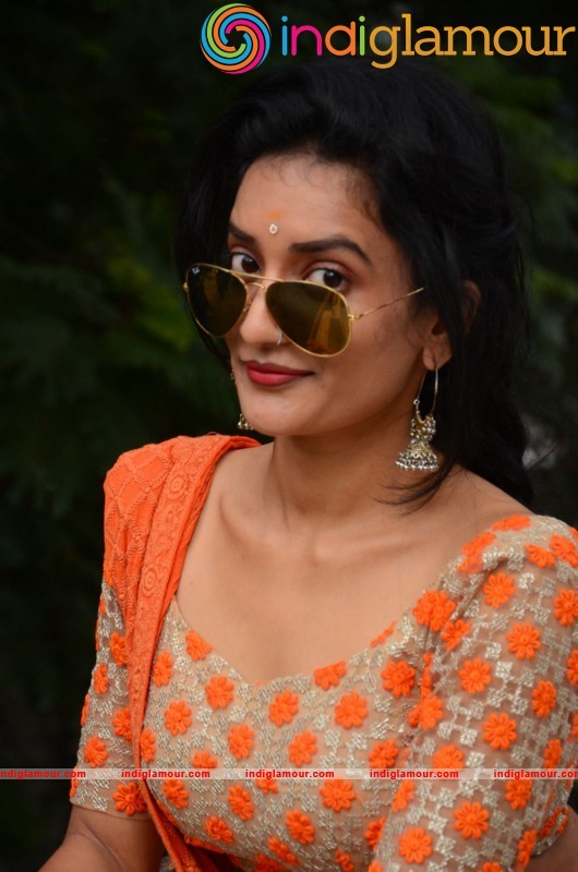 Janani Spicy Photos Gallery Actress hd photo