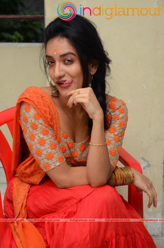 Janani Spicy Photos Gallery Actress hd photo