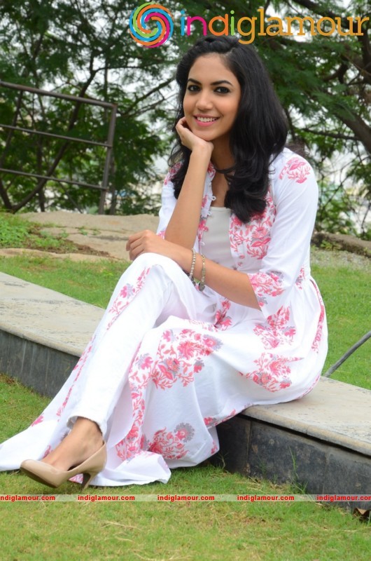 Rithu Varma Latest Photos Gallery Actress hd photo