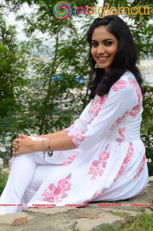 Rithu Varma Latest Photos Gallery Actress hd photo