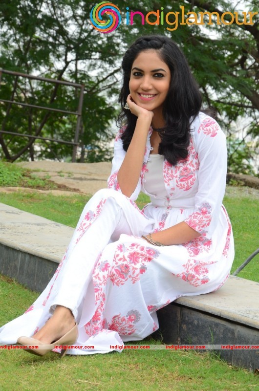 Rithu Varma Latest Photos Gallery Actress hd photo