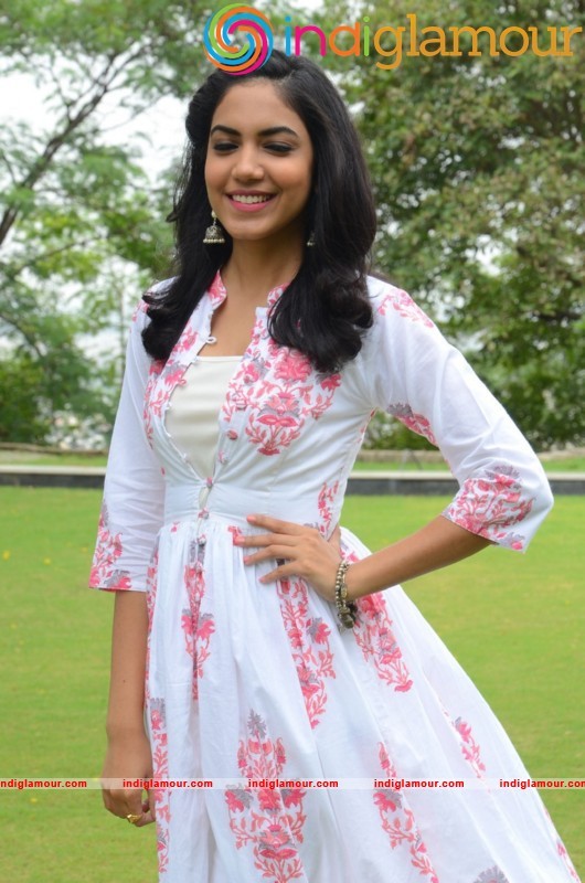 Rithu Varma Latest Photos Gallery Actress hd photo