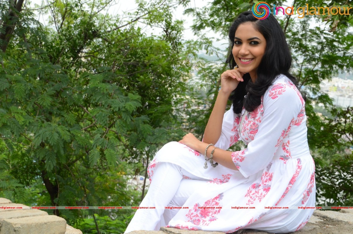 Rithu Varma Latest Photos Gallery Actress hd photo