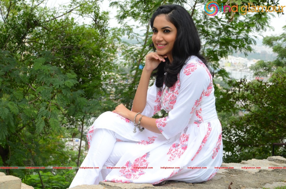 Rithu Varma Latest Photos Gallery Actress hd photo