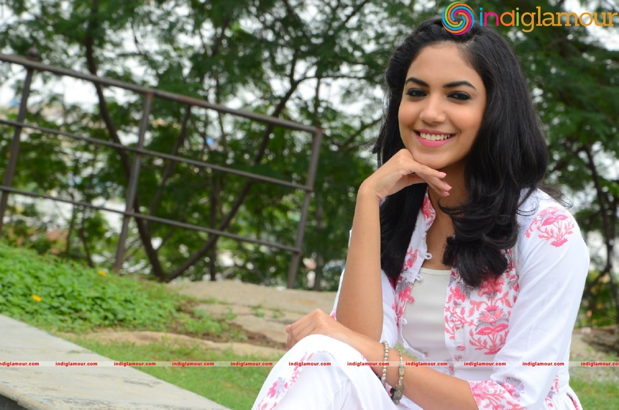Rithu Varma Latest Photos Gallery Actress hd photo