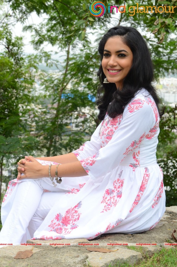 Reethu Varma Actress hd photo