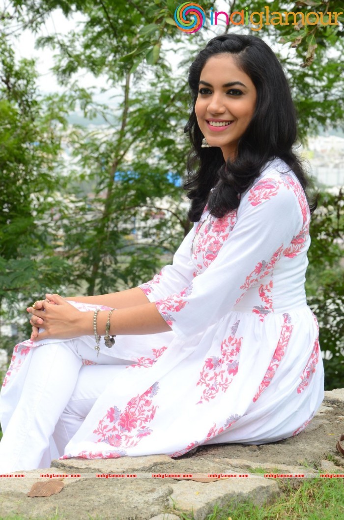 Reethu Varma Actress hd photo