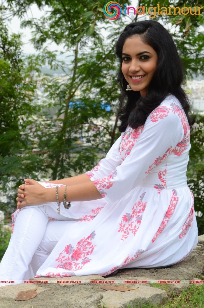 Reethu Varma Actress hd photo