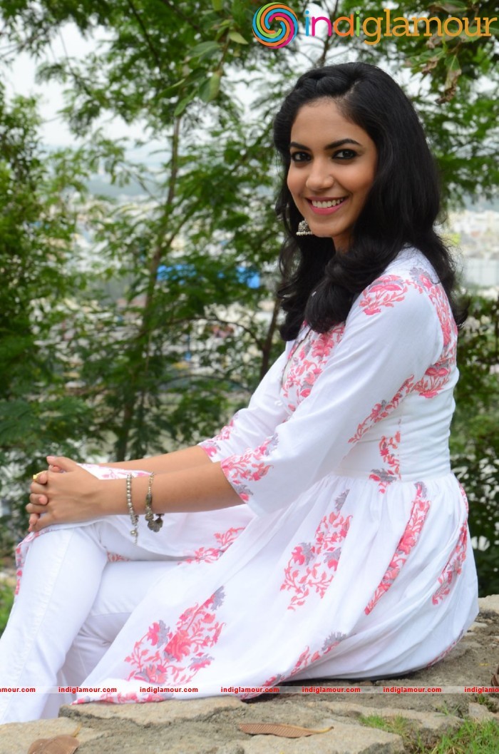 Reethu Varma Actress hd photo