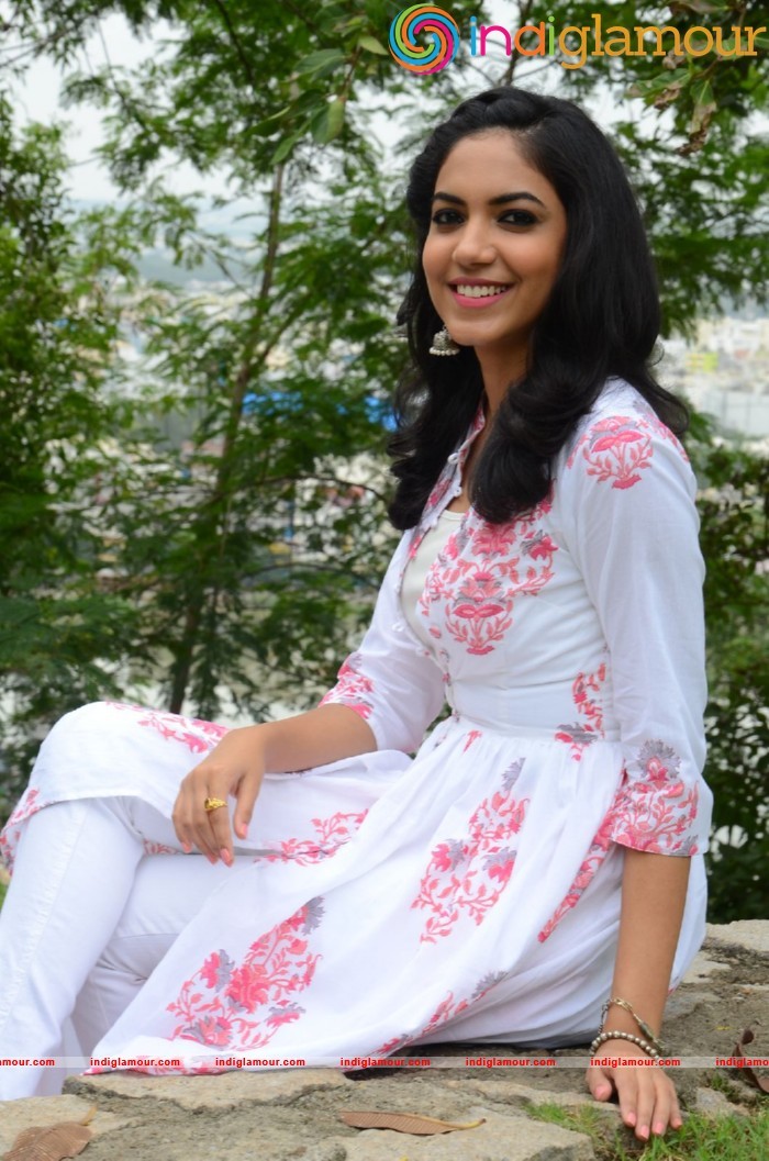 Reethu Varma Actress hd photo