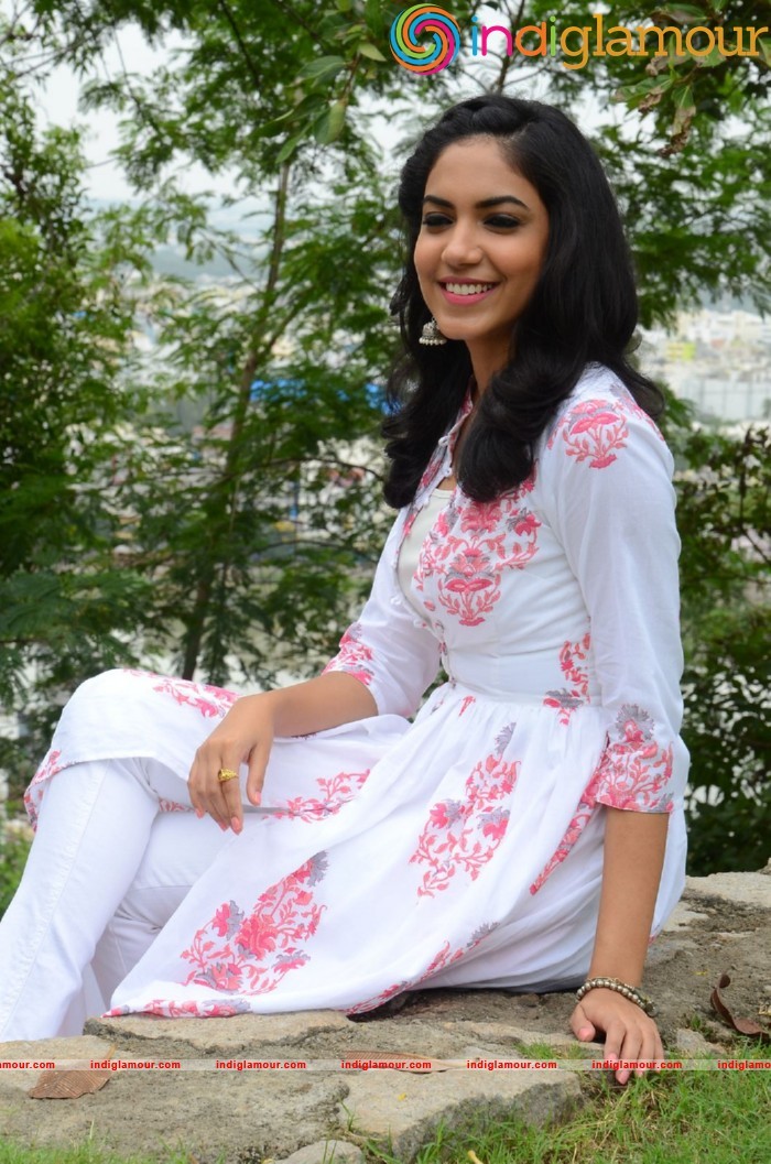 Reethu Varma Actress hd photo