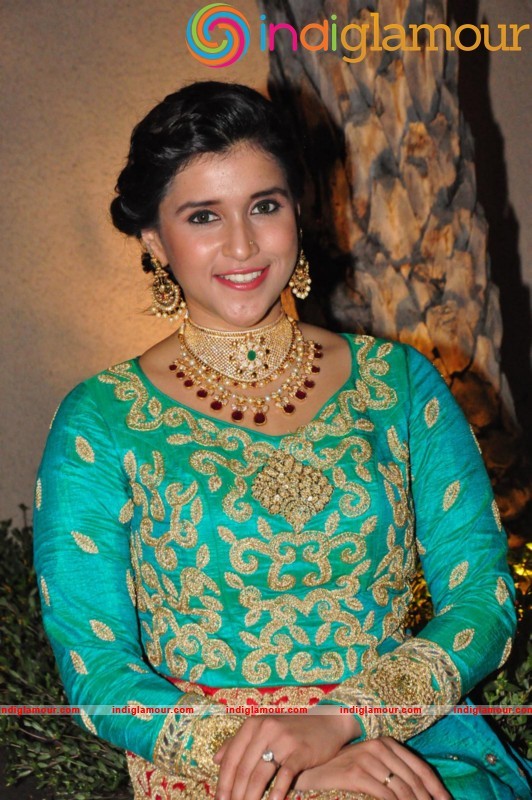 Mannara Chopra Latest Photos Gallery Actress hd photo