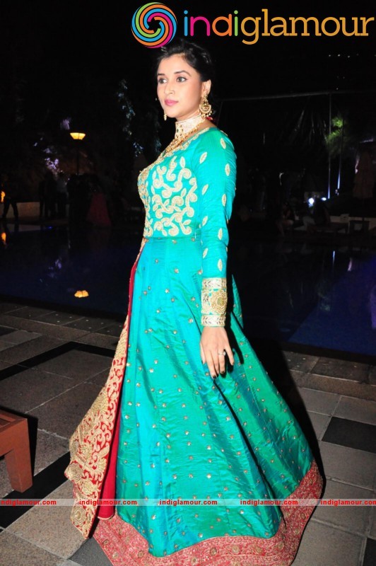 Mannara Chopra Latest Photo Gallery Actress hd photo