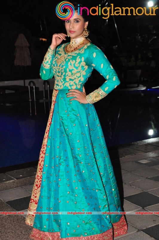 Mannara Chopra Latest Photo Gallery Actress hd photo