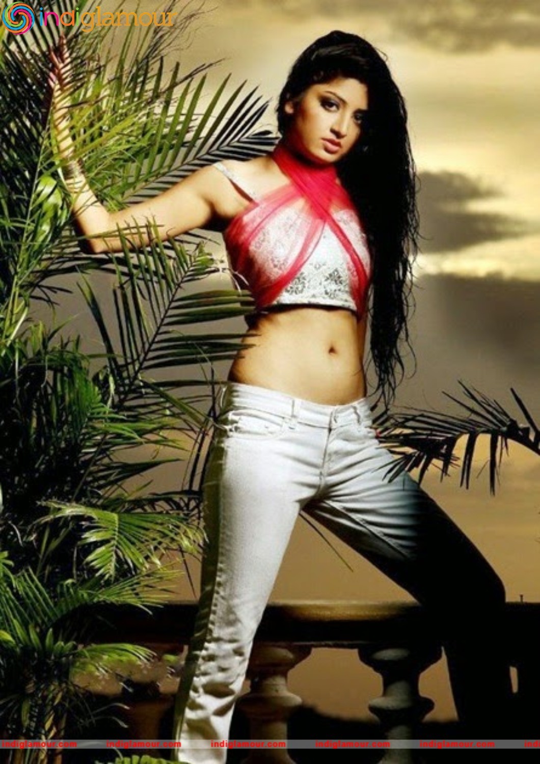 Poonam Kaur Actress hd photo