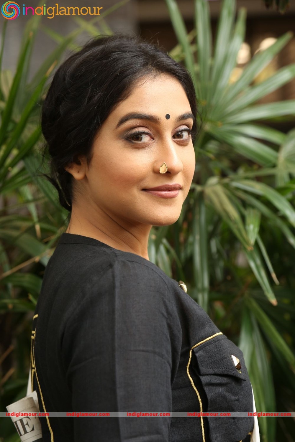 Regina Cassandra Actress hd photo
