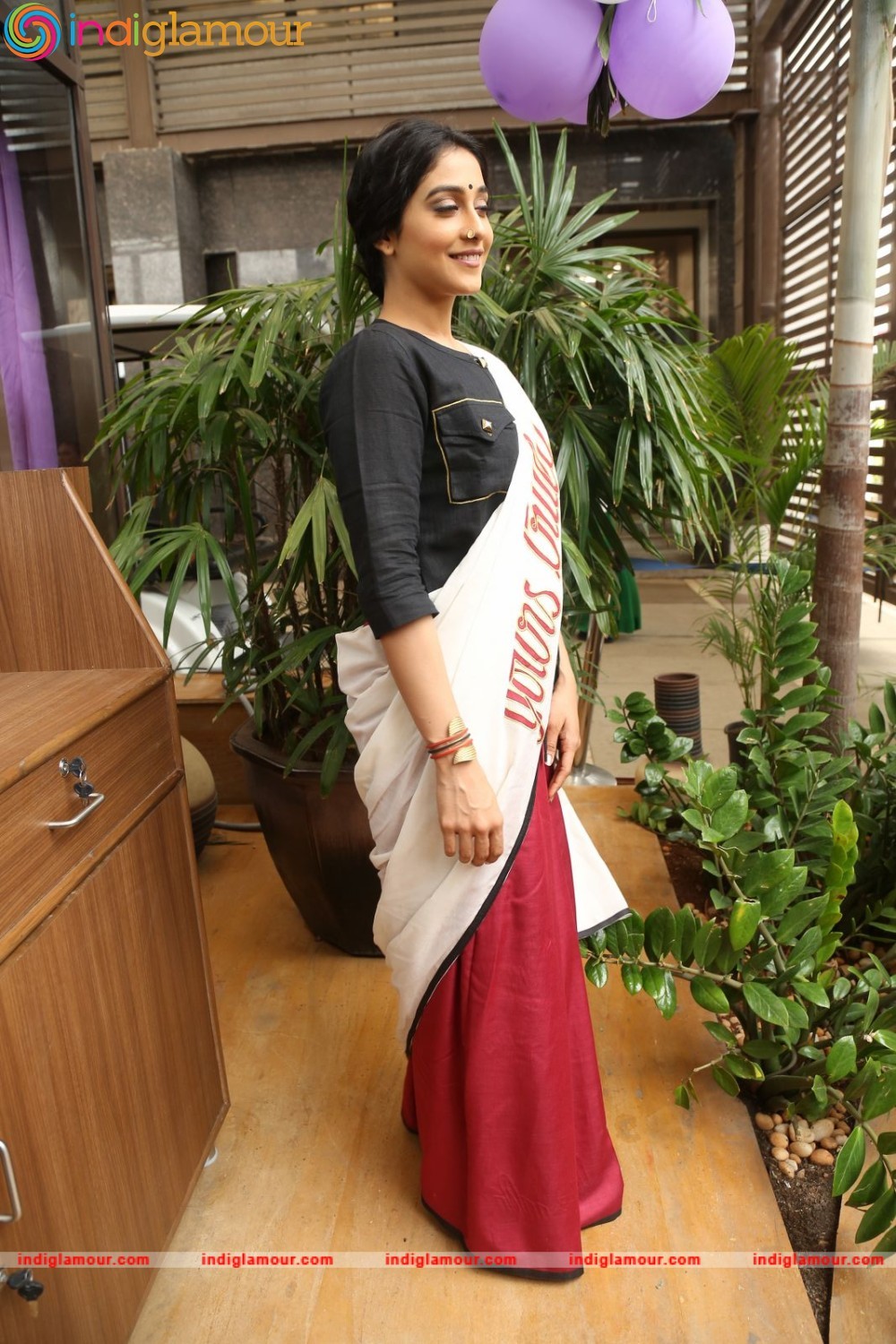 Regina Cassandra Actress hd photo