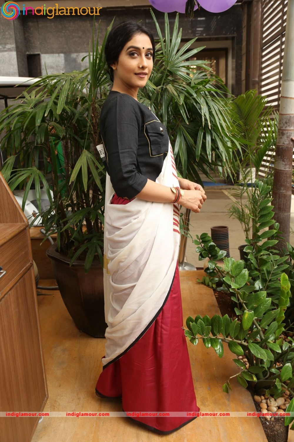 Regina Cassandra Actress hd photo