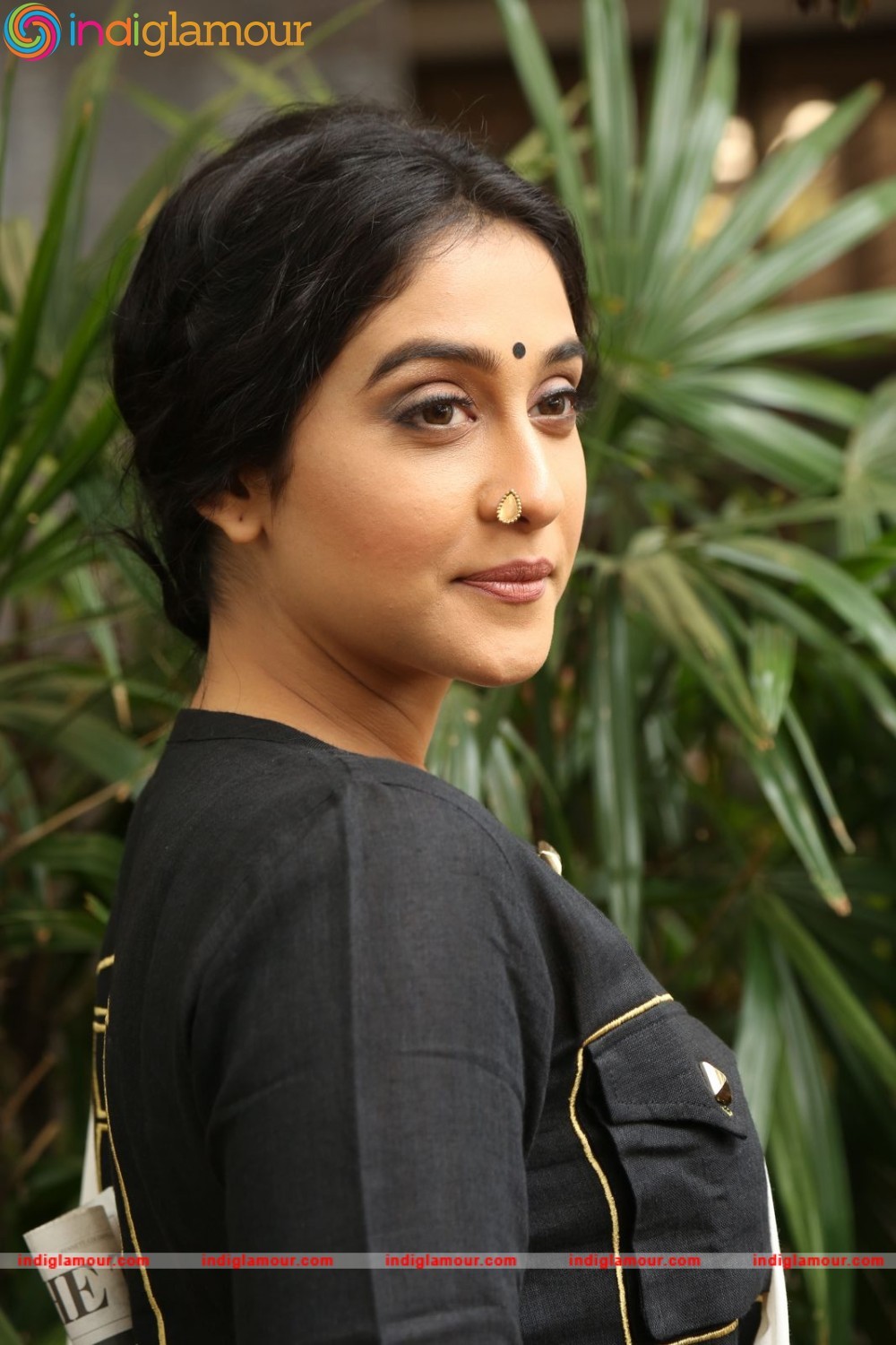 Regina Cassandra Actress hd photo