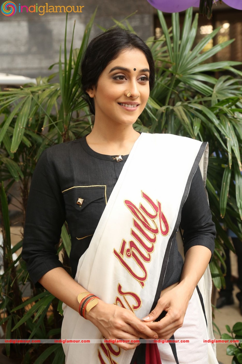 Regina Cassandra Actress hd photo