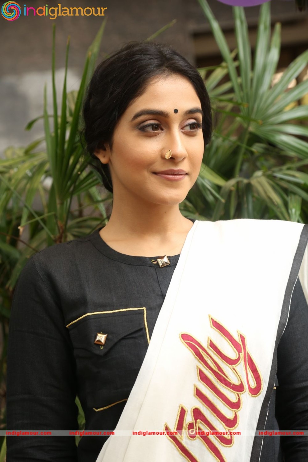 Regina Cassandra Actress hd photo
