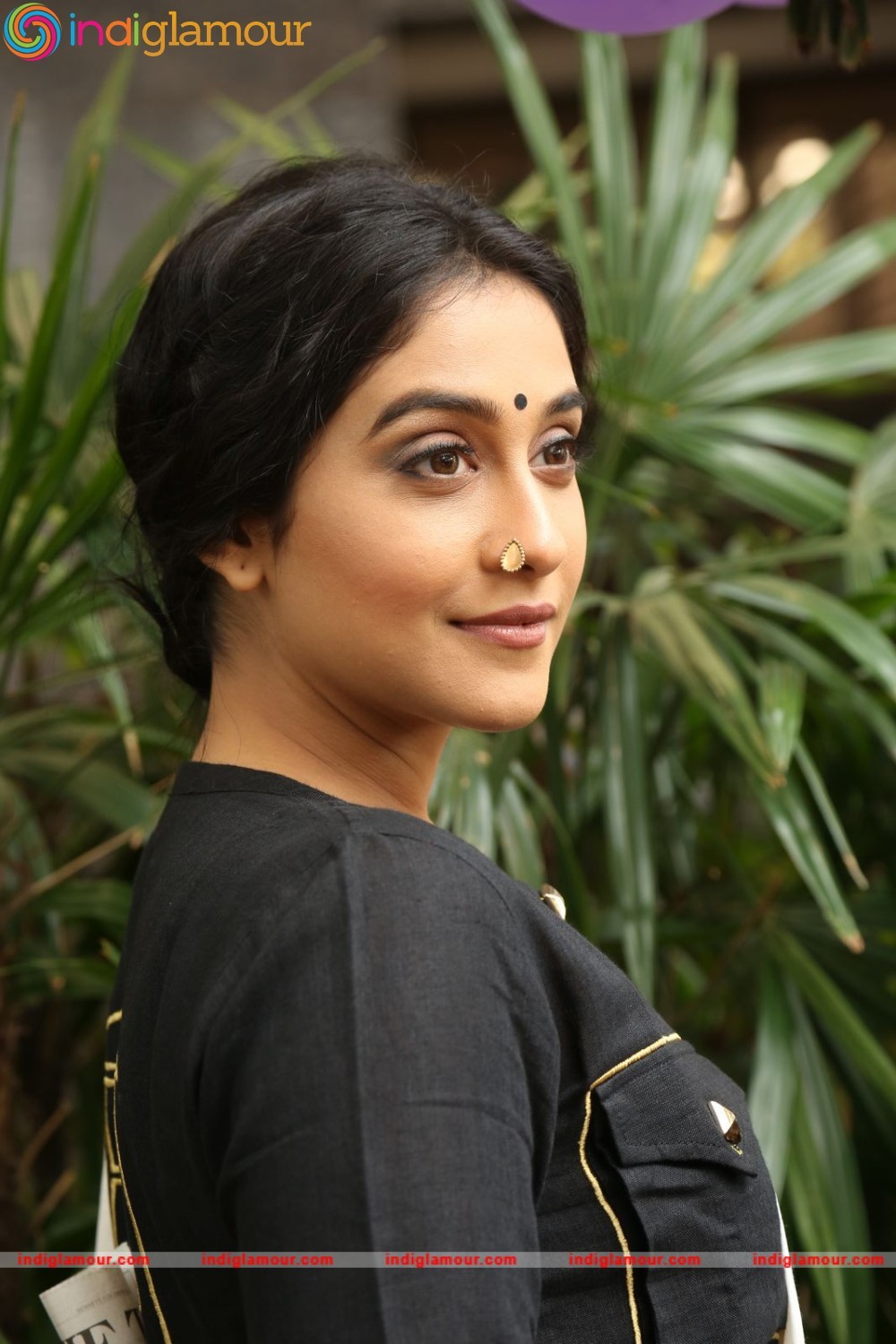 Regina Cassandra Actress hd photo