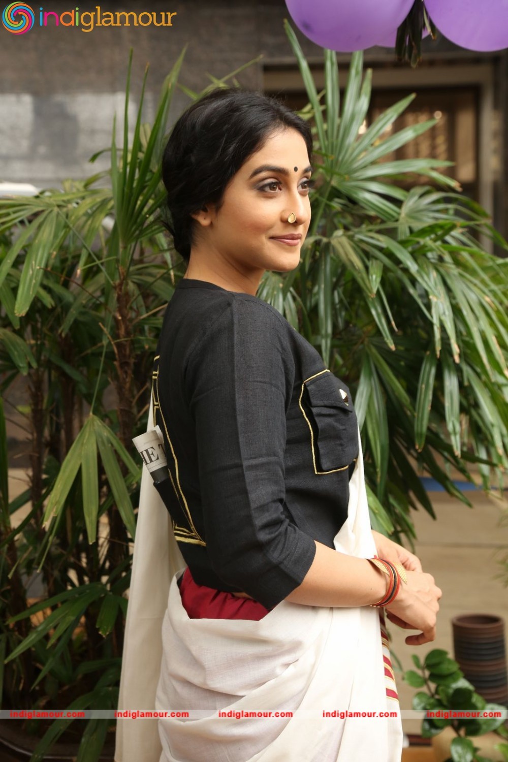 Regina Cassandra Actress hd photo