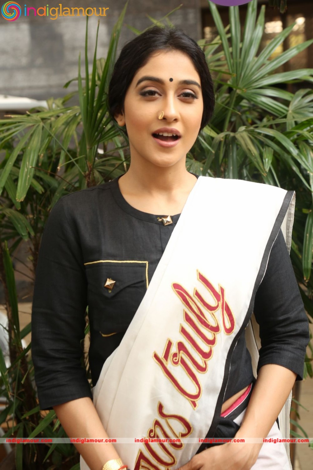 Regina Cassandra Actress hd photo