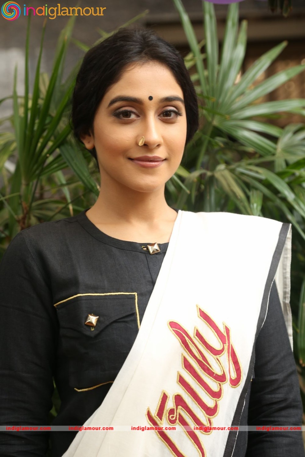 Regina Cassandra Actress hd photo