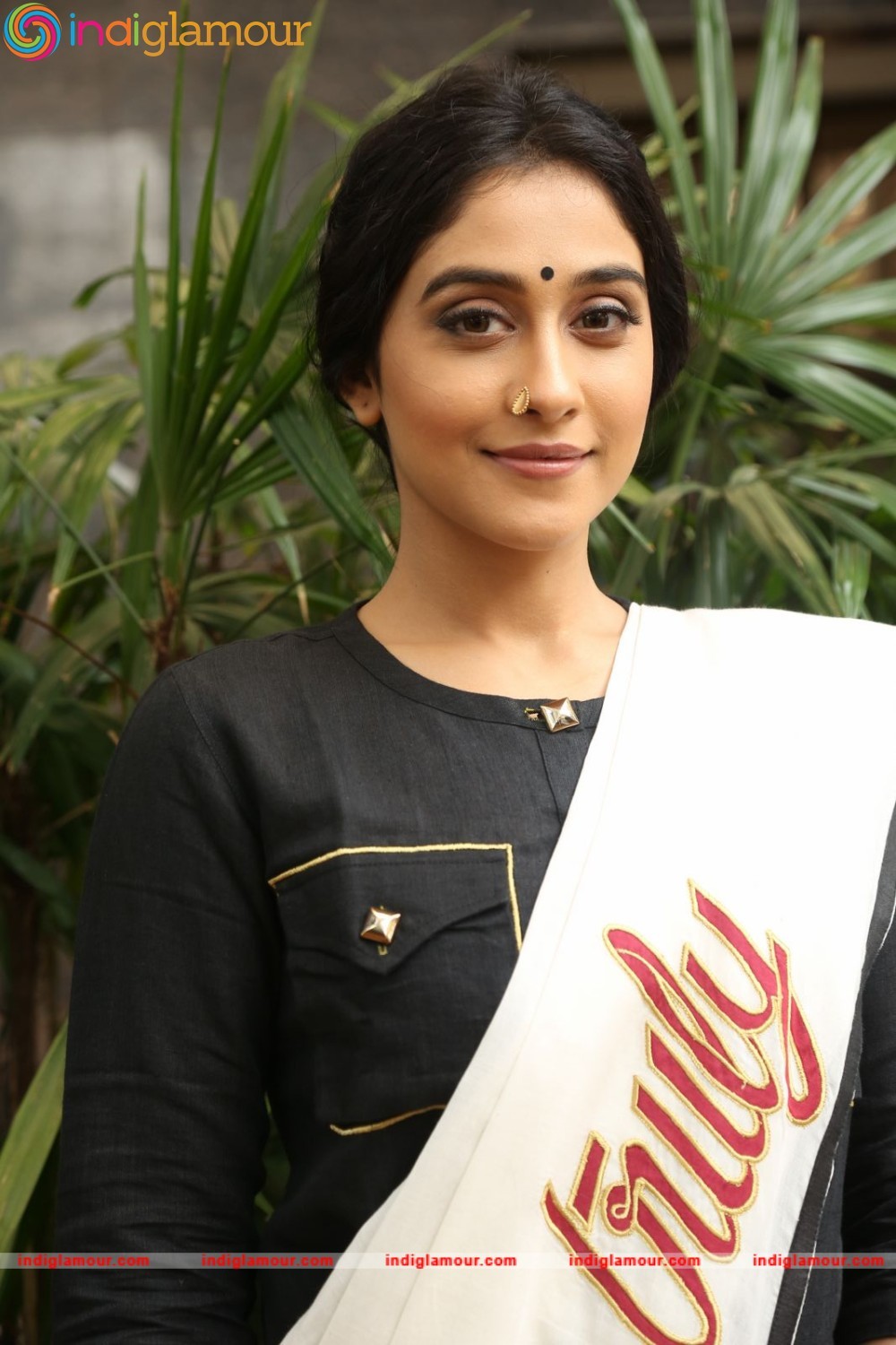 Regina Cassandra Actress hd photo