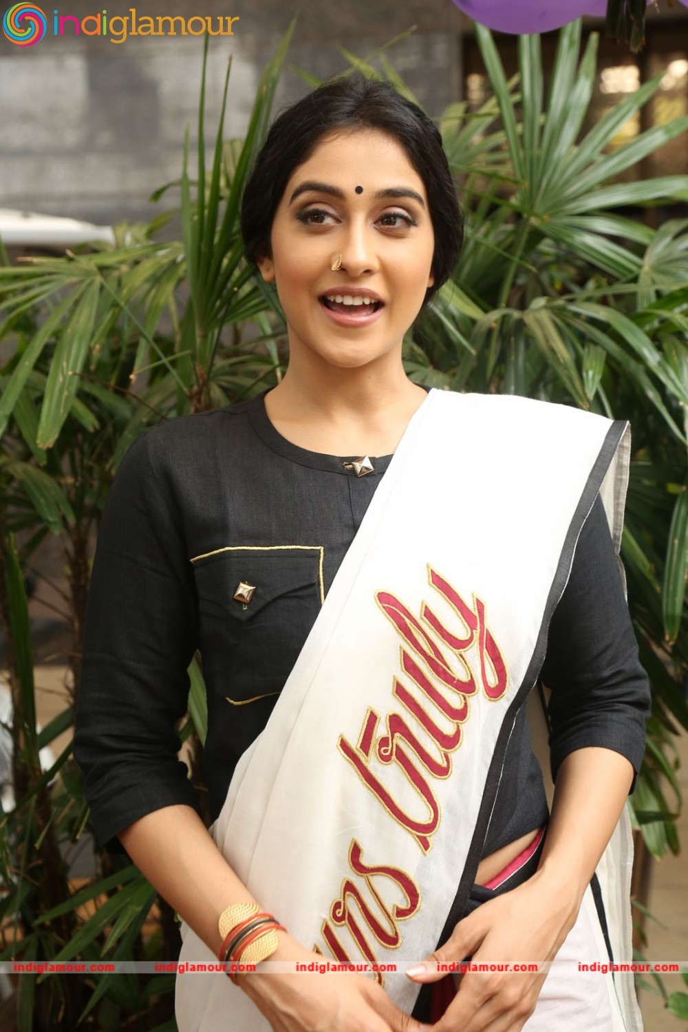 Regina Cassandra Actress hd photo