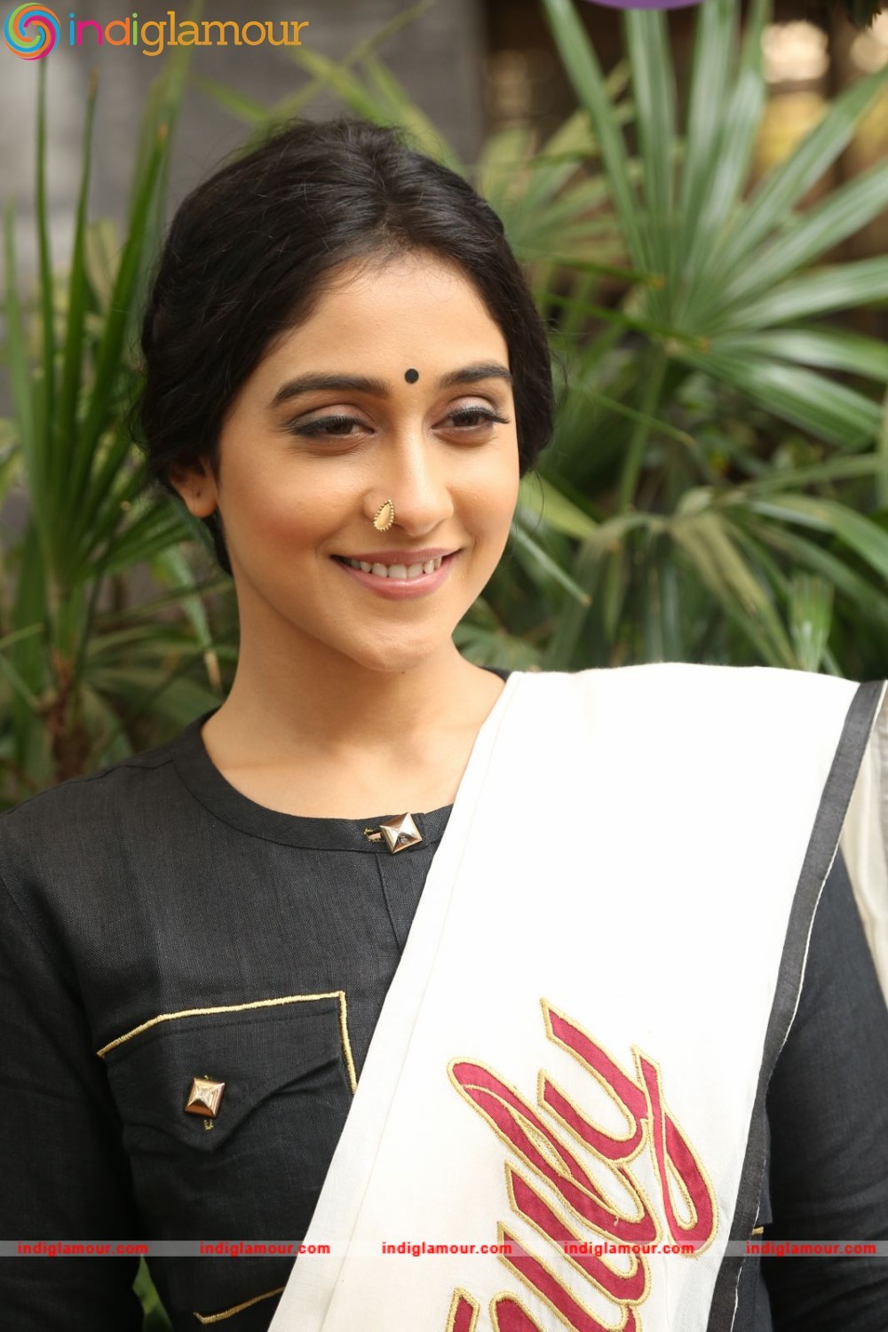 Regina Cassandra Actress hd photo