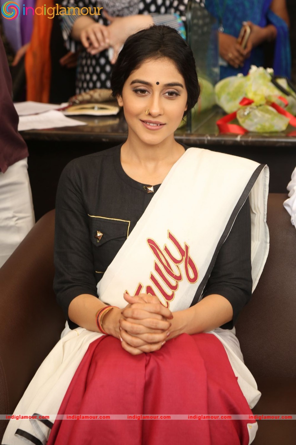 Regina Cassandra Actress hd photo