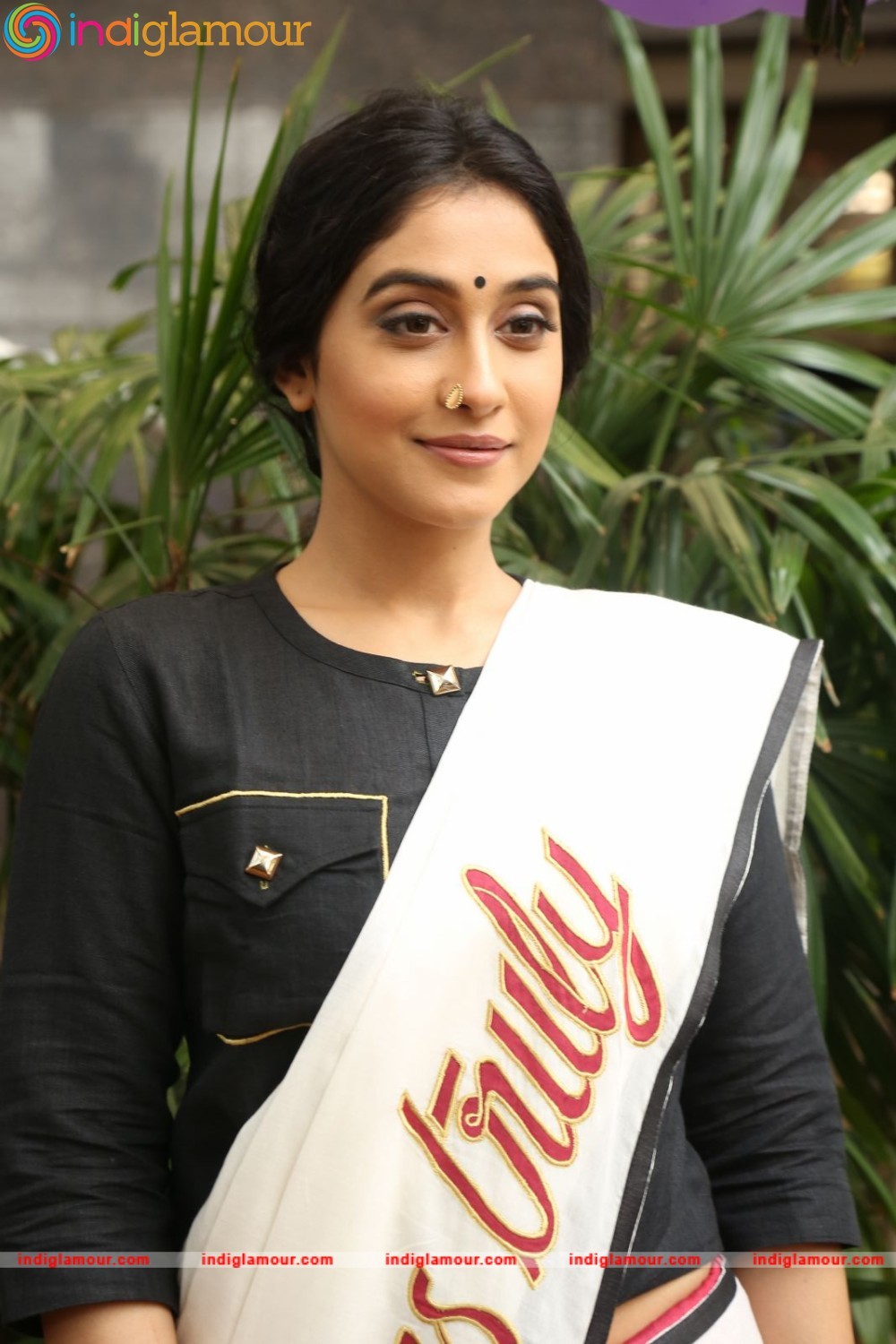 Regina Cassandra Actress hd photo