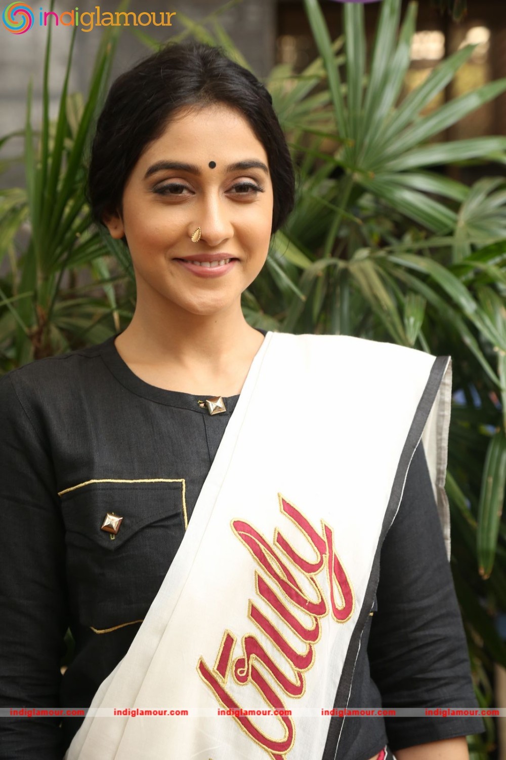 Regina Cassandra Actress hd photo