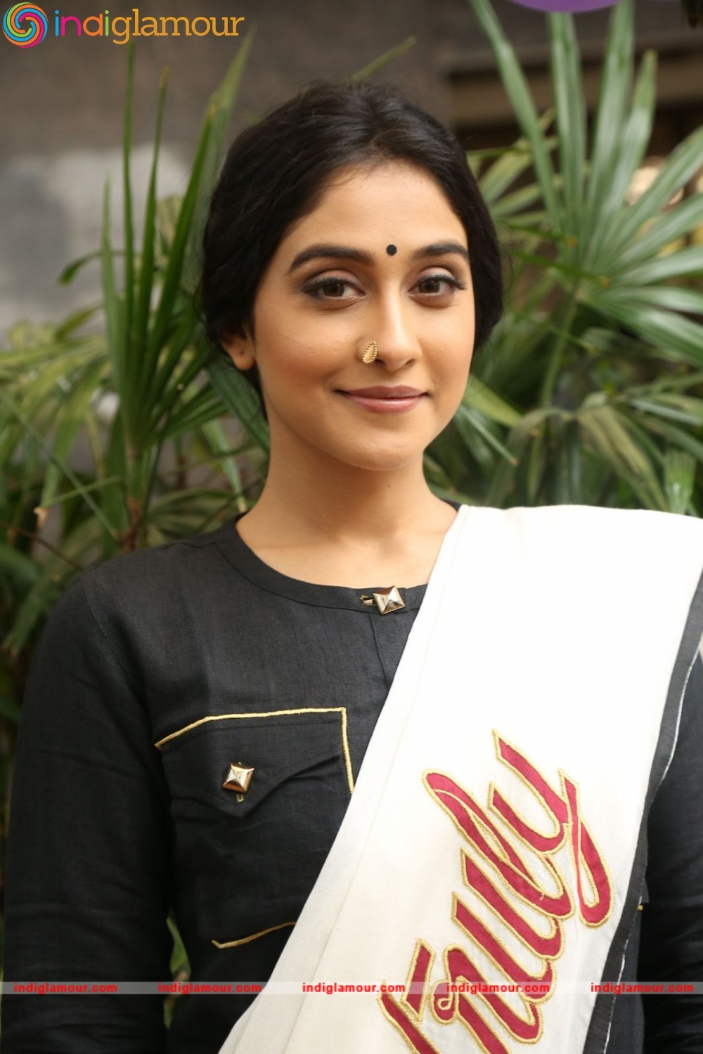 Regina Cassandra Actress hd photo
