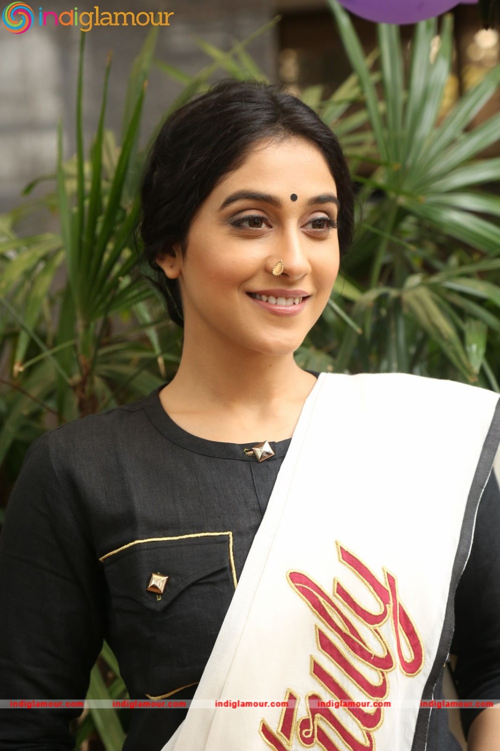 Regina Cassandra Actress hd photo