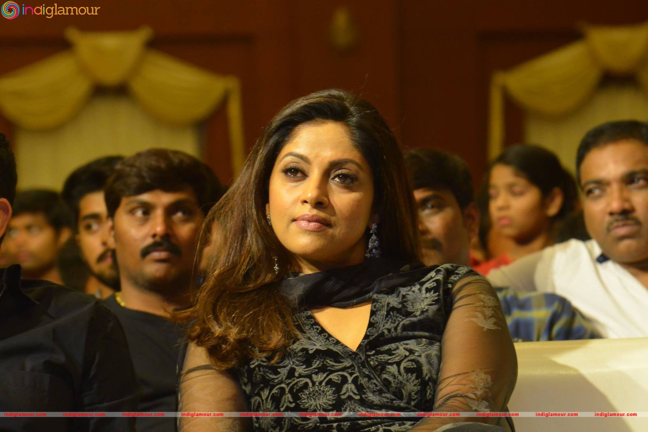 Nadhiya Actress hd photo